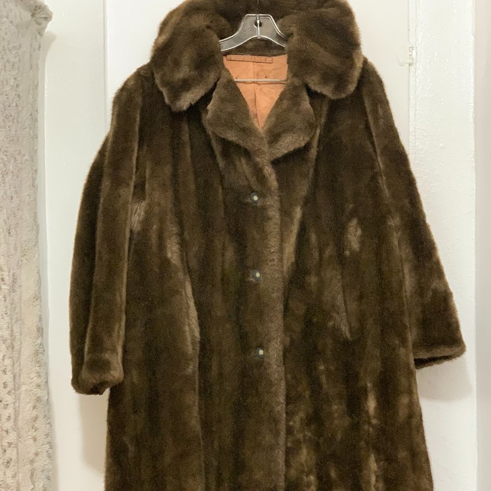 Lykafur Priscilla Modes Old Vintage Faux Fur Coat